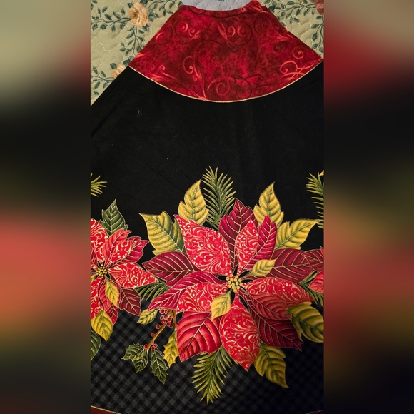 Christmas Tree 🎄 Skirt Handmade 53" diameter. GORGEOUS - Picture 5 of 6